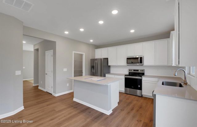 8302 Fairmount Rd, Louisville, KY 40291