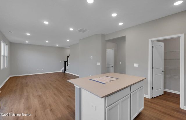 8302 Fairmount Rd, Louisville, KY 40291