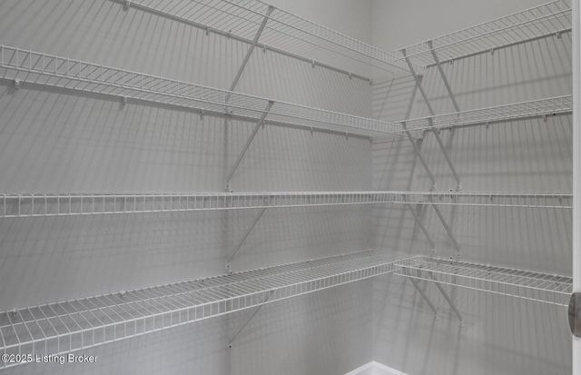 8302 Fairmount Rd, Louisville, KY 40291