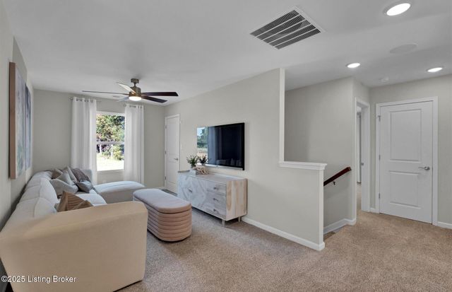 8302 Fairmount Rd, Louisville, KY 40291