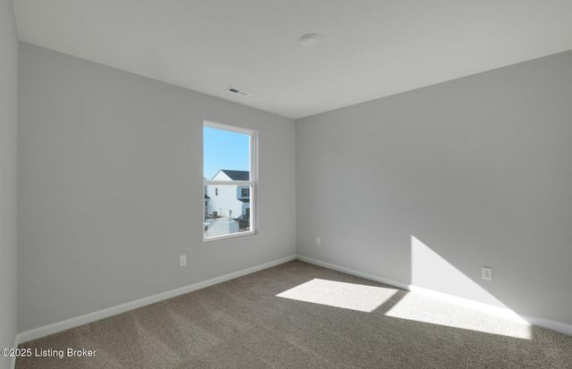 8302 Fairmount Rd, Louisville, KY 40291