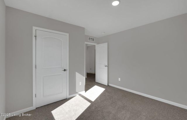 8302 Fairmount Rd, Louisville, KY 40291