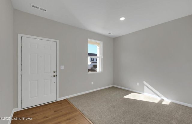 8302 Fairmount Rd, Louisville, KY 40291