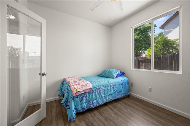 1902 Ivycrest Way, Sacramento, CA 95835