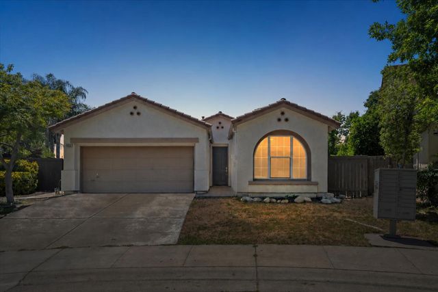 1902 Ivycrest Way, Sacramento, CA 95835