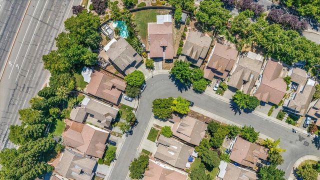 1902 Ivycrest Way, Sacramento, CA 95835