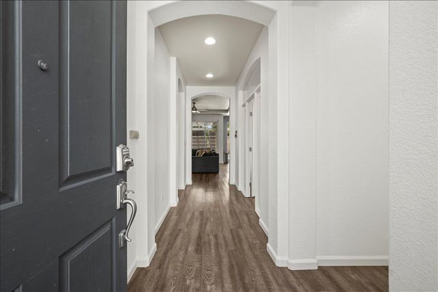 1902 Ivycrest Way, Sacramento, CA 95835