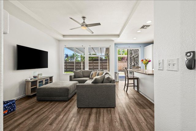1902 Ivycrest Way, Sacramento, CA 95835