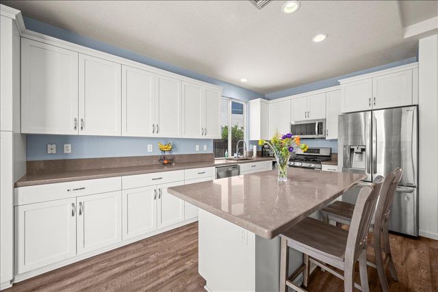 1902 Ivycrest Way, Sacramento, CA 95835