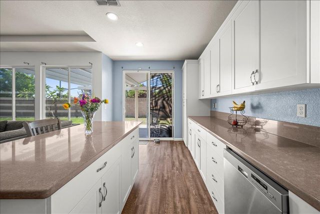 1902 Ivycrest Way, Sacramento, CA 95835