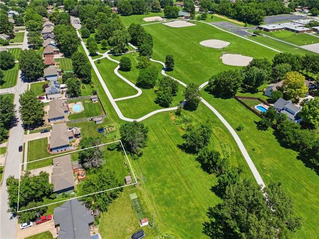 503 S Park Drive, Raymore, MO 64083