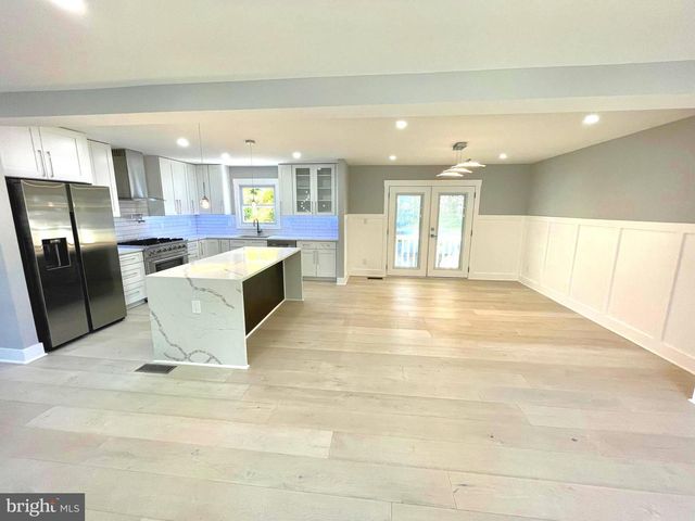 8638 VERNON AVE, Alexandria, VA 22309