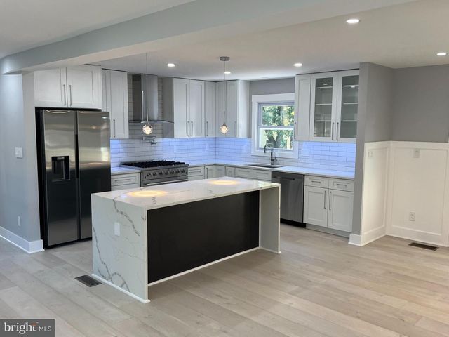 8638 VERNON AVE, Alexandria, VA 22309
