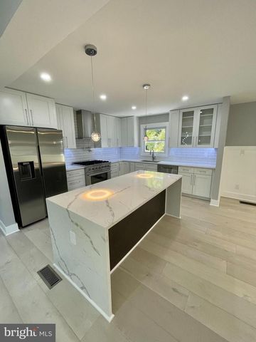 8638 VERNON AVE, Alexandria, VA 22309