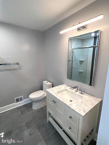 8638 VERNON AVE, Alexandria, VA 22309