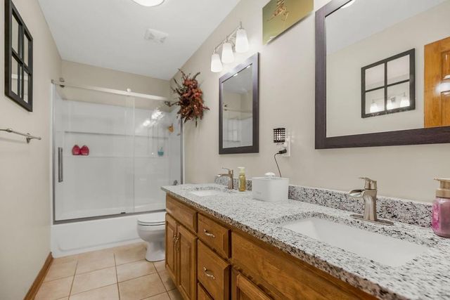 7086 SW Crystal Lane, Trimble, MO 64492
