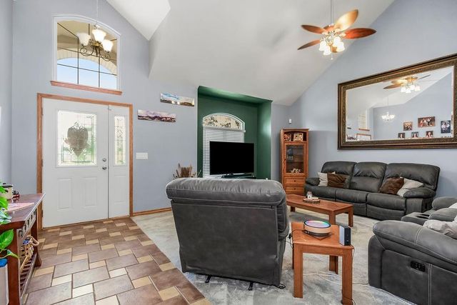 7086 SW Crystal Lane, Trimble, MO 64492