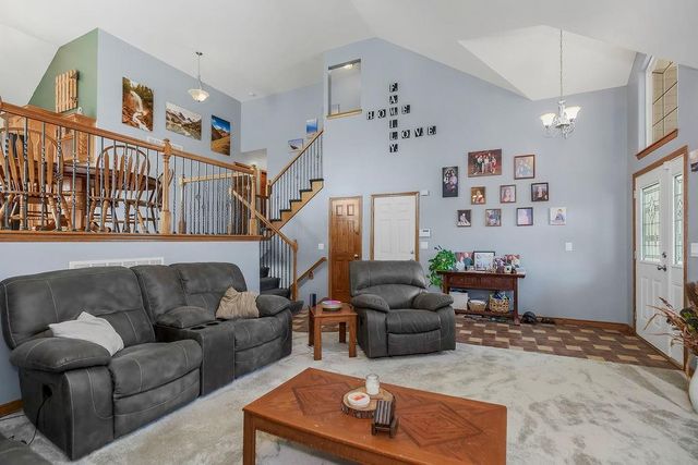 7086 SW Crystal Lane, Trimble, MO 64492