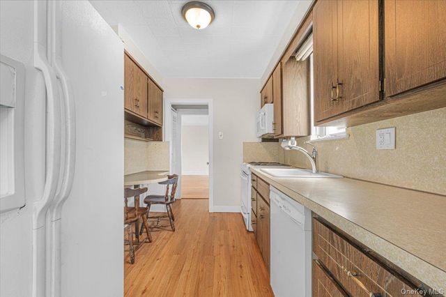 251-47 42nd Avenue, Little Neck, NY 11363