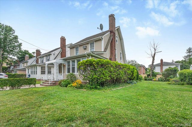 251-47 42nd Avenue, Little Neck, NY 11363