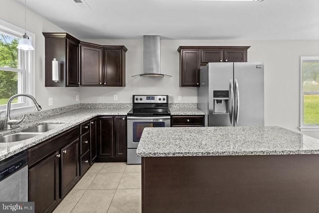124 YORKTOWN DR, Ruther Glen, VA 22546