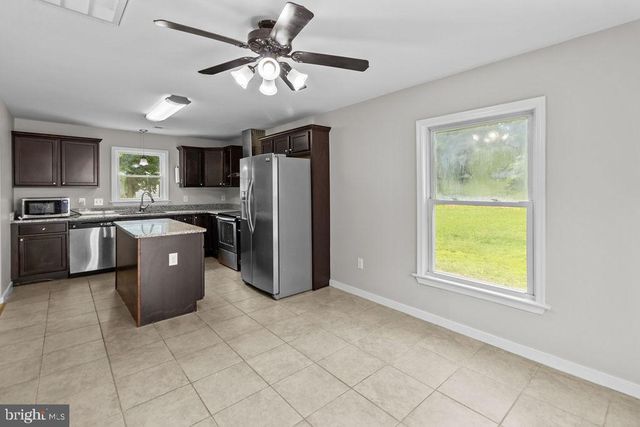 124 YORKTOWN DR, Ruther Glen, VA 22546
