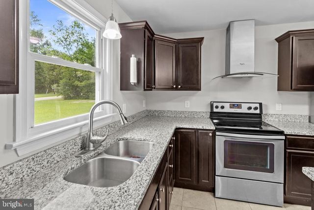 124 YORKTOWN DR, Ruther Glen, VA 22546