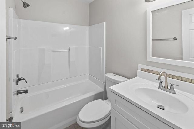 124 YORKTOWN DR, Ruther Glen, VA 22546
