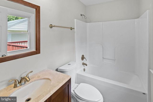 124 YORKTOWN DR, Ruther Glen, VA 22546