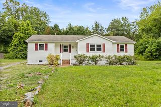 124 YORKTOWN DR, Ruther Glen, VA 22546