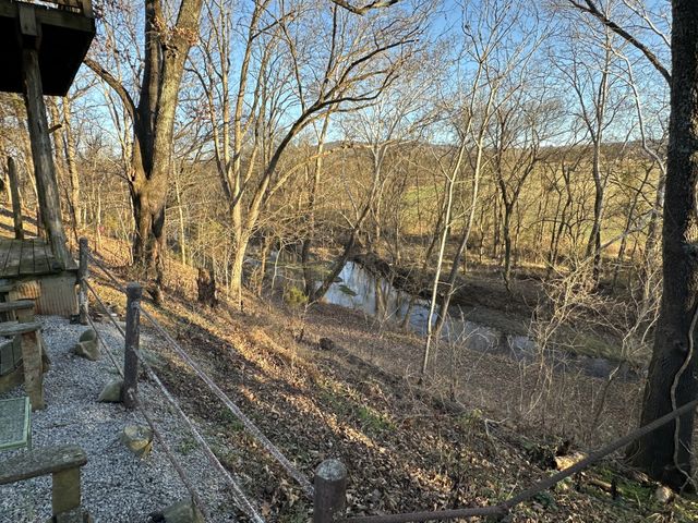 115 Hinshaw Ln, Cowan, TN 37318