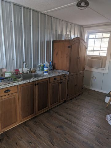 115 Hinshaw Ln, Cowan, TN 37318