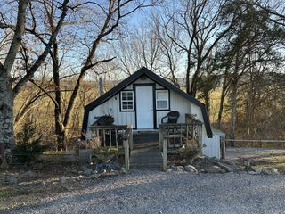 115 Hinshaw Ln, Cowan, TN 37318
