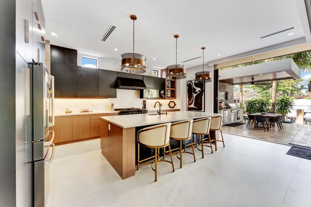 609 Poinciana Drive, Fort Lauderdale, FL 33301