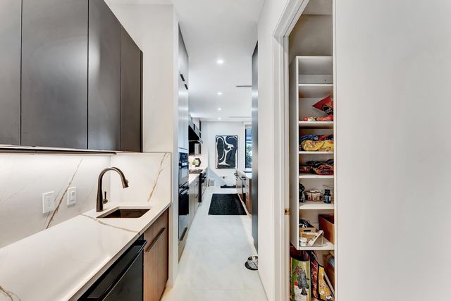 609 Poinciana Drive, Fort Lauderdale, FL 33301