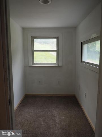 606 S MOUNTAIN RD, Dillsburg, PA 17019