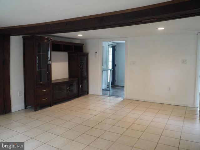 606 S MOUNTAIN RD, Dillsburg, PA 17019