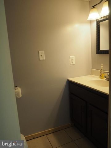 606 S MOUNTAIN RD, Dillsburg, PA 17019
