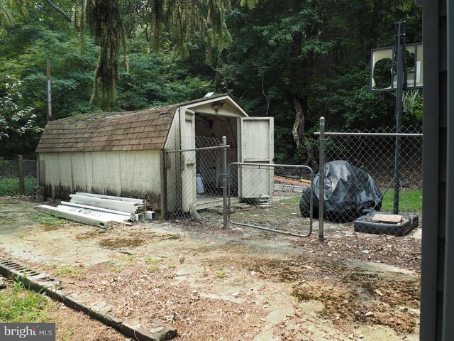 606 S MOUNTAIN RD, Dillsburg, PA 17019