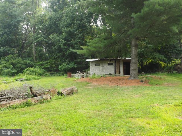 606 S MOUNTAIN RD, Dillsburg, PA 17019