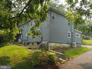 606 S MOUNTAIN RD, Dillsburg, PA 17019