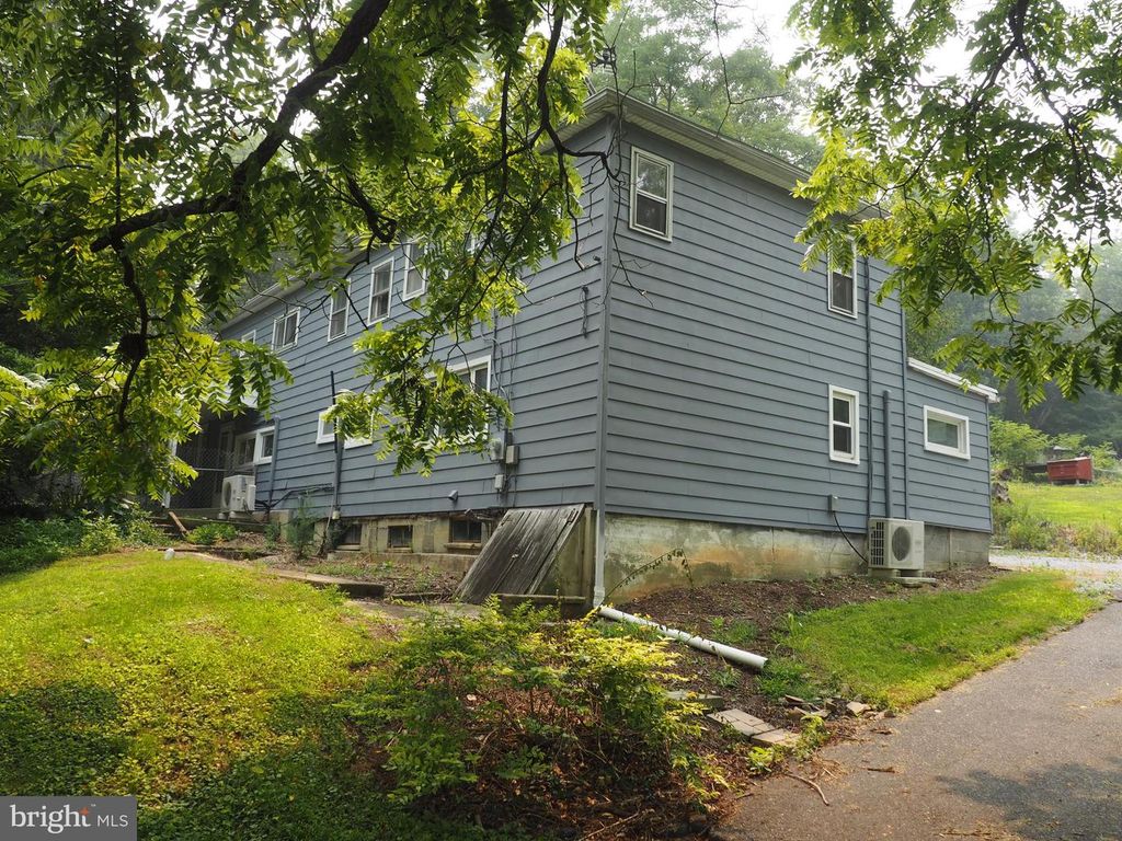 606 S MOUNTAIN RD, Dillsburg, PA 17019