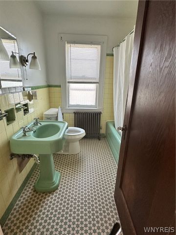 43 Hawthorne Avenue, Tonawanda, NY 14223
