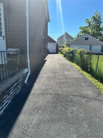 43 Hawthorne Avenue, Tonawanda, NY 14223