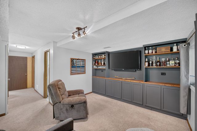 500 John Goodhue Drive, Carlisle, IA 50047