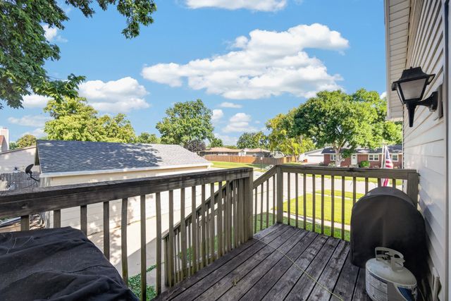 500 John Goodhue Drive, Carlisle, IA 50047