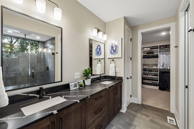 10415 Thorne Drive, West Des Moines, IA 50266