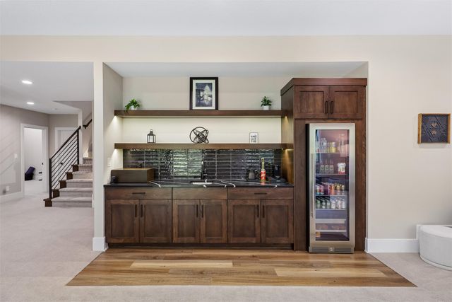 10415 Thorne Drive, West Des Moines, IA 50266