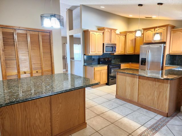 2153 Royal Poinciana Boulevard, Melbourne, FL 32935