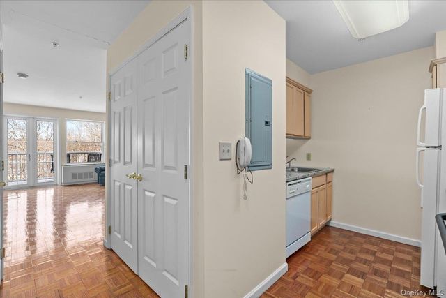 312 Sutton Drive 312, Mount Kisco, NY 10549